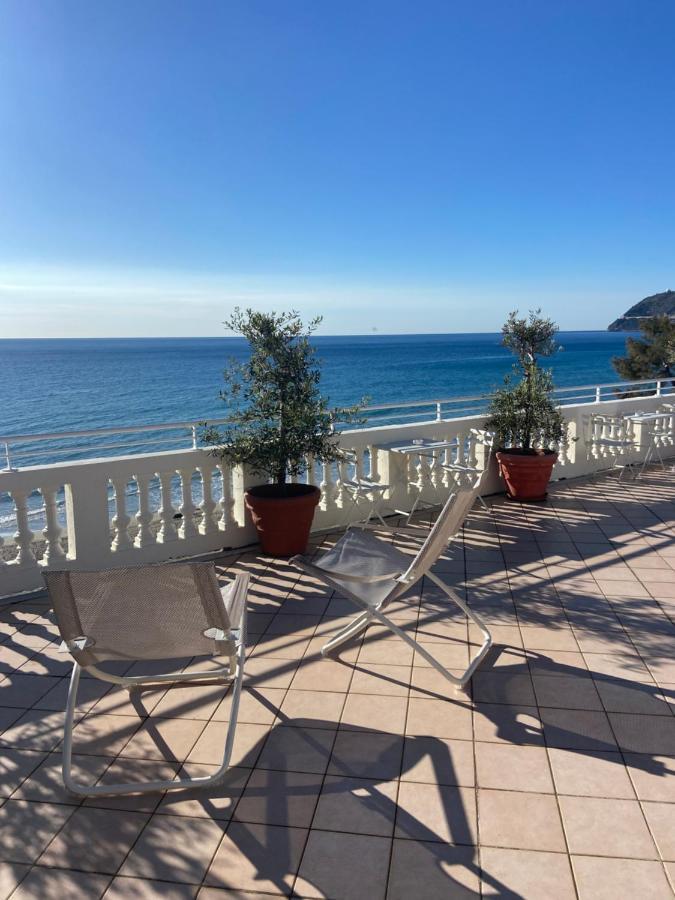 Hotel Villa Igea Alassio Esterno foto