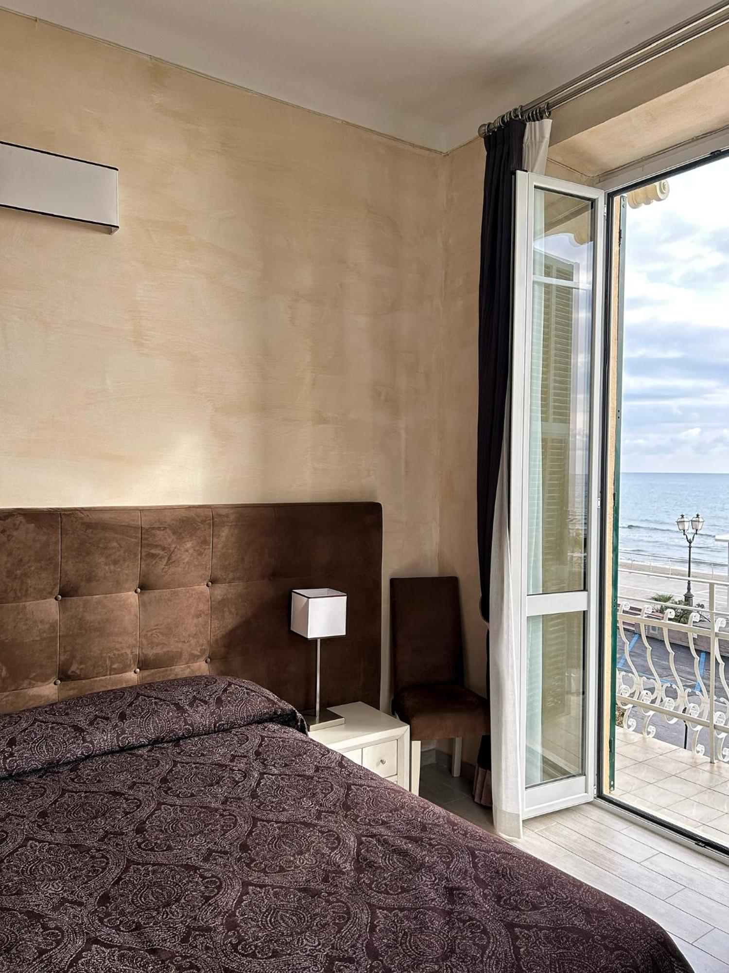 Hotel Villa Igea Alassio Esterno foto