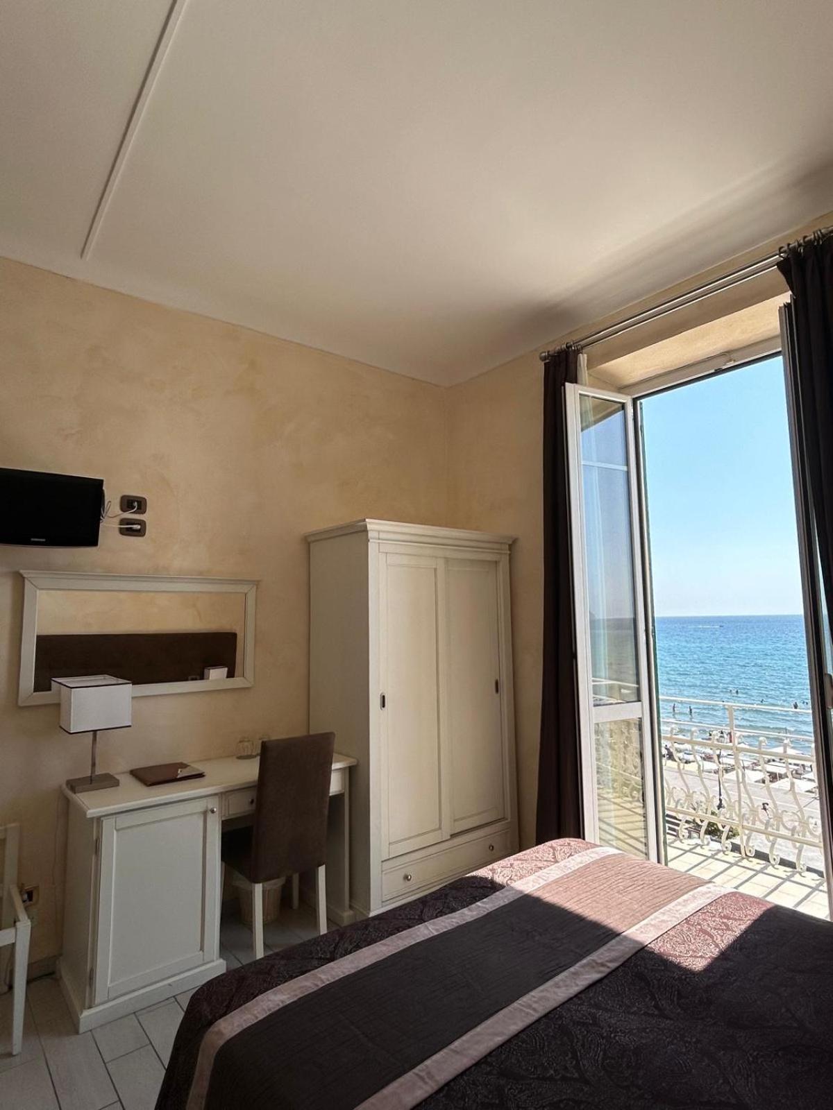 Hotel Villa Igea Alassio Esterno foto